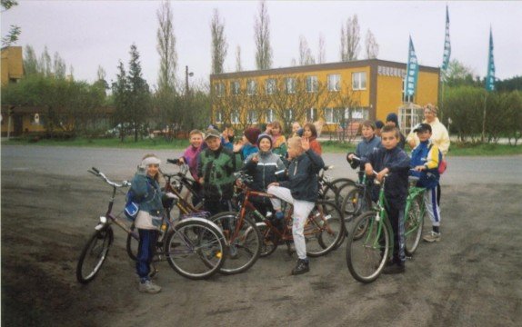Koło Turystyki Rowerowej przy SP Kliniska - opiekunka E. Sekuła (od 2000r.)